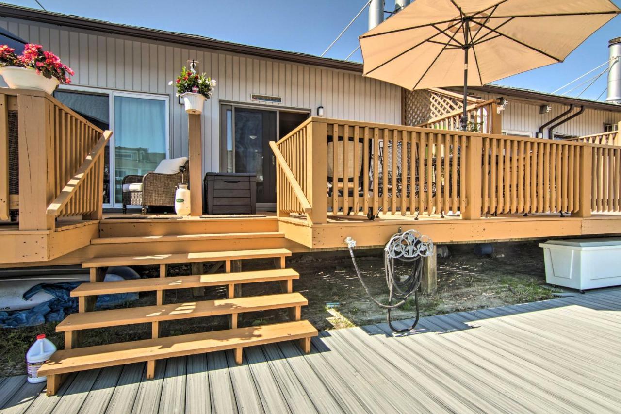 Airy Ocean City Condo On Canal Front With Deck! Exteriér fotografie